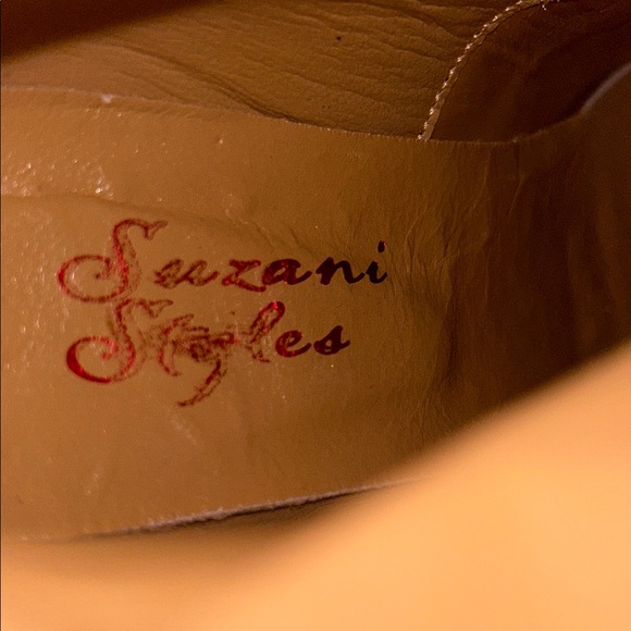 Embroidered Black Suzani Boots with Floral Design - Picture 11 of 12